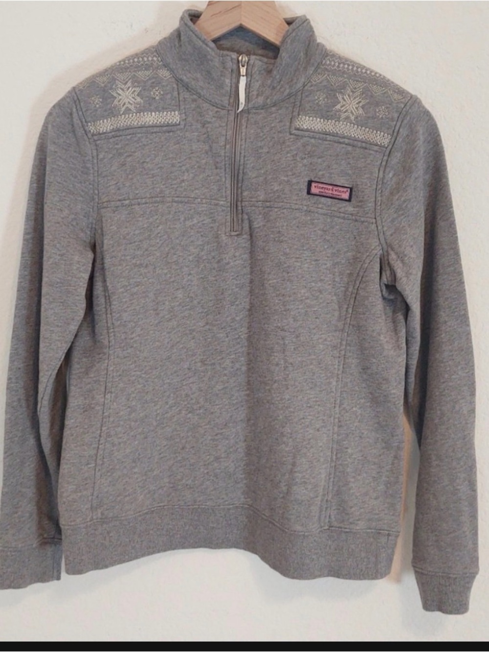 Vineyard Vines Men's Light Gray Half-Zip Pullover with Patterned Yoke